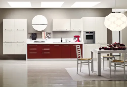 Cucina in laminato bianco e rosso