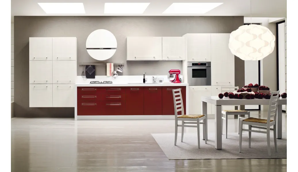 Cucina in laminato bianco e rosso