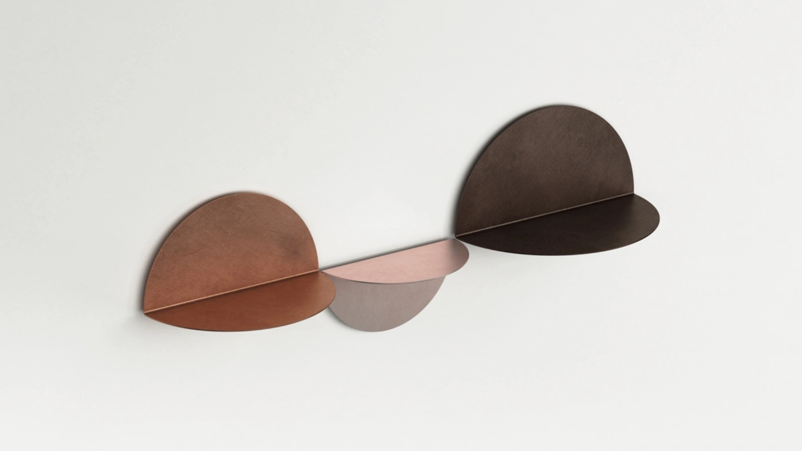 Mensole Hoodi in metallo verniciato a polveri di Midj