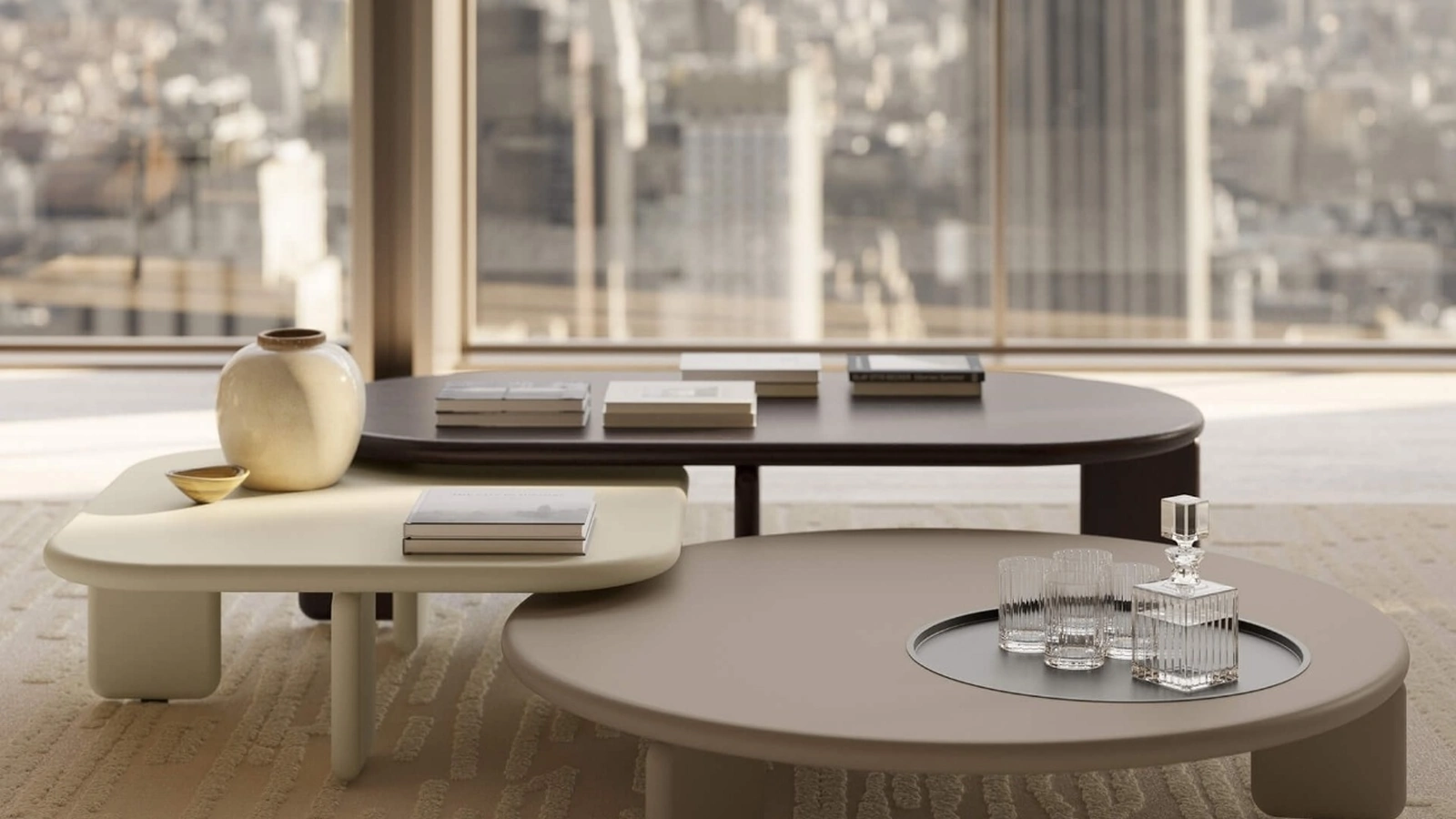 Tavolini di design in laccato o legno Orion di Lema