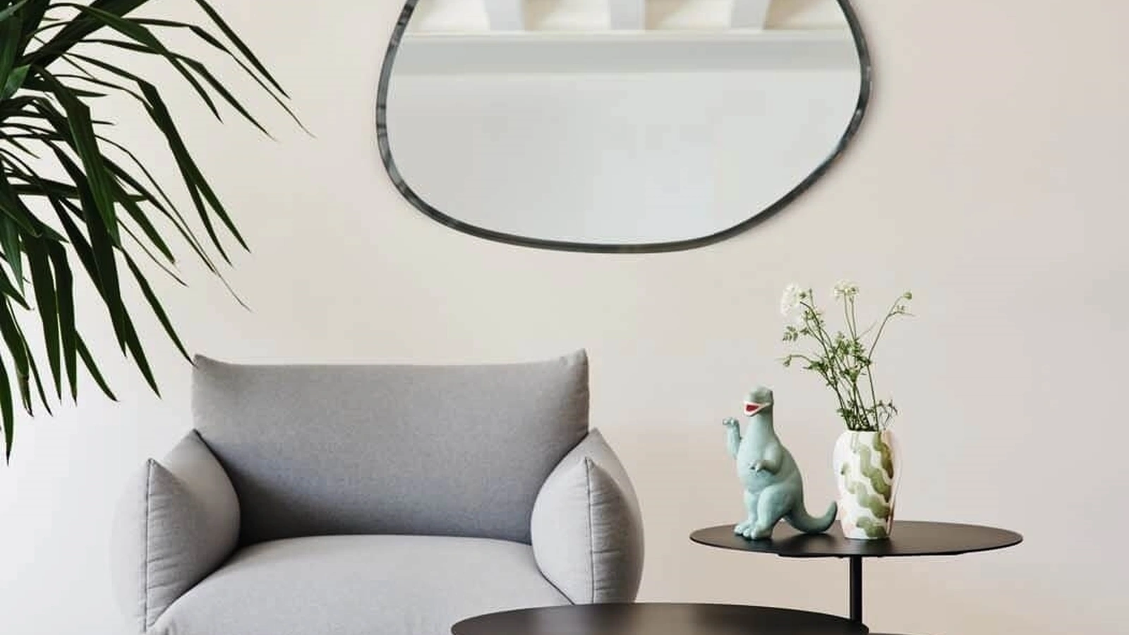 Specchi sagomati con bordi bisellati Spot S M L di Midj