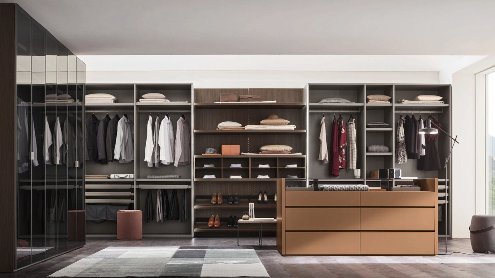 Cabina Armadio in laccato opaco con contenitore bifacciale con top in ecopelle Elba di Maronese Acf