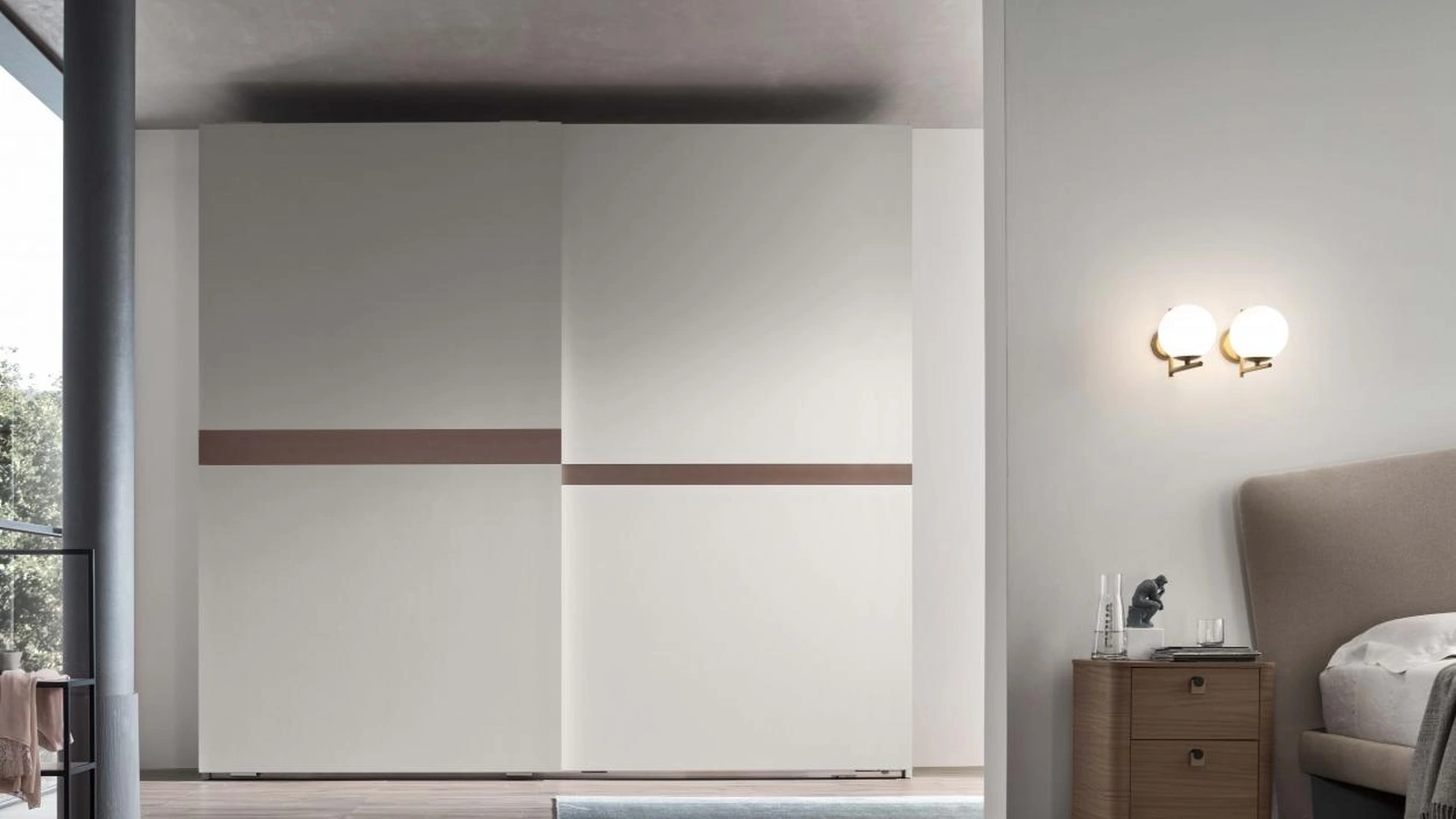 Armadio con anta scorrevole Furious in melaminico con inserto orizzontale non allineato di Maronese Acf