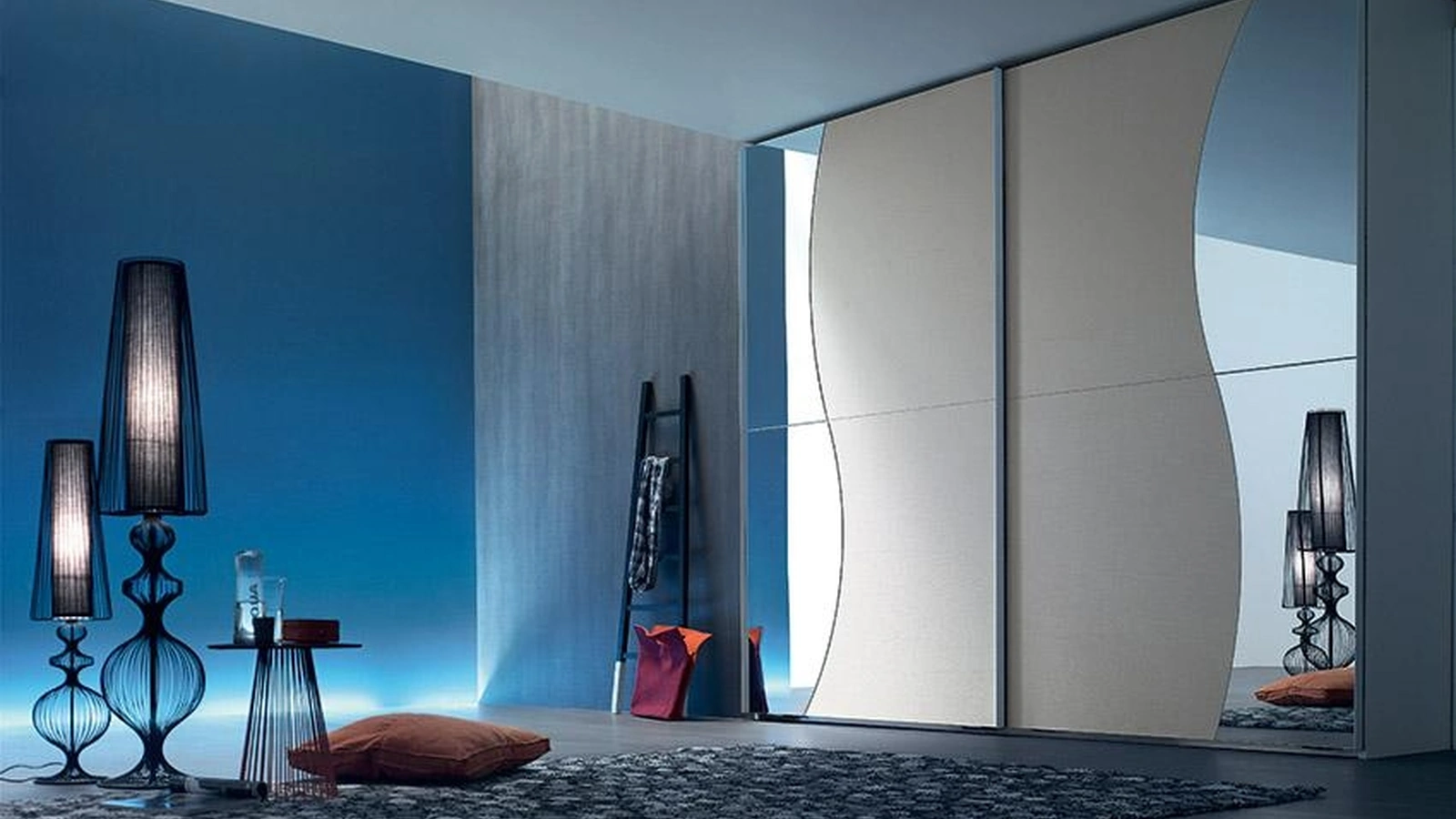 Armadio con anta scorrevole Twist in Frassino bianco con specchio di Maronese Acf