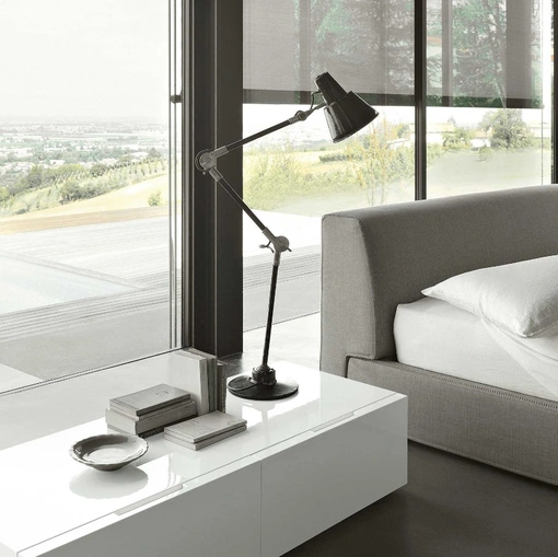 Comodino in laccato bianco lucido Flin di Lema