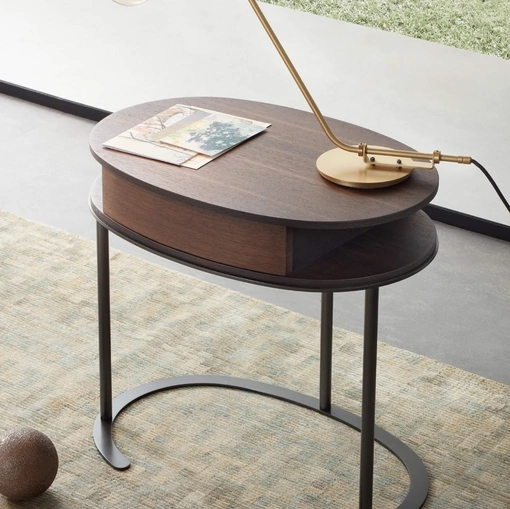 Comodino ovale in essenza Noce e base in metallo Ortis di Lema