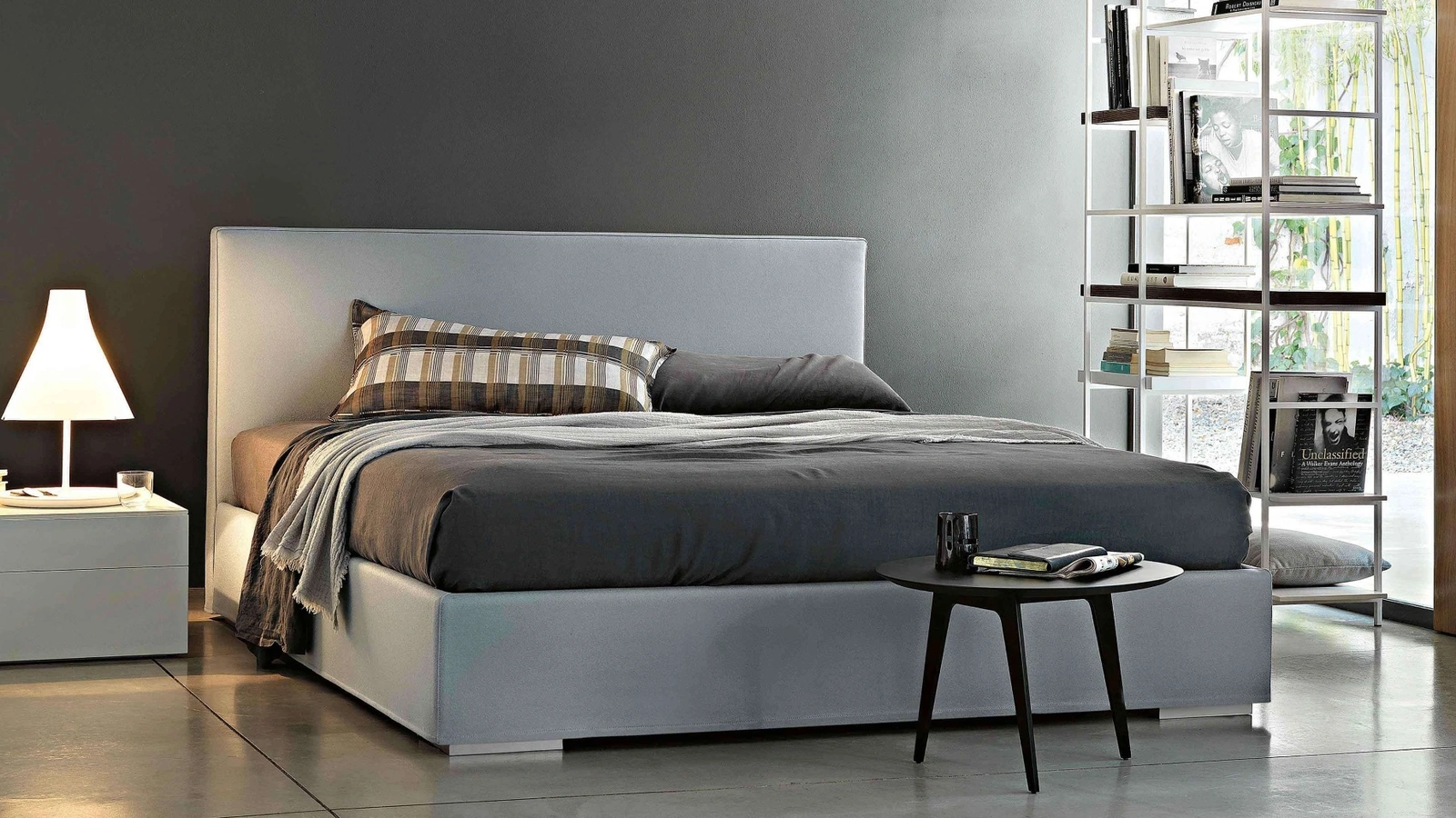 Letto matrimoniale in tessuto imbottito con box contenitore Camille di Lema