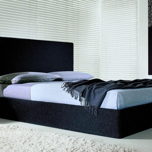 Letto matrimoniale in tessuto imbottito con testiera e box contenitore Semillon di Lema