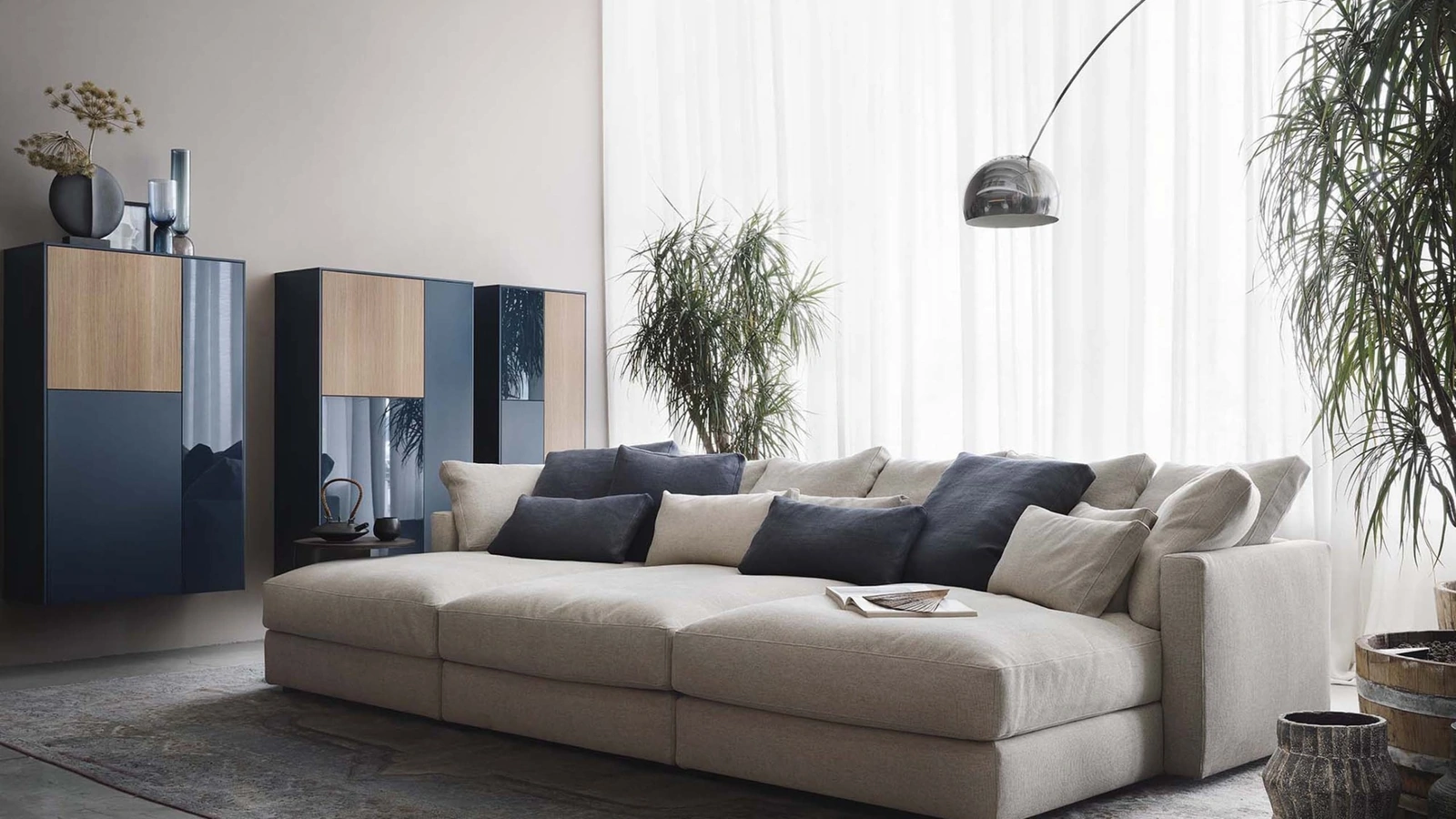 Divano lineare Glee di Lema