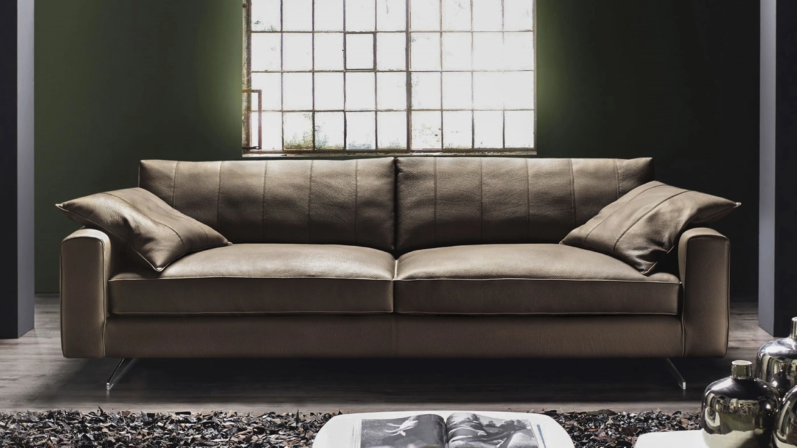 Divano lineare in pelle Stripe di Cava Divani