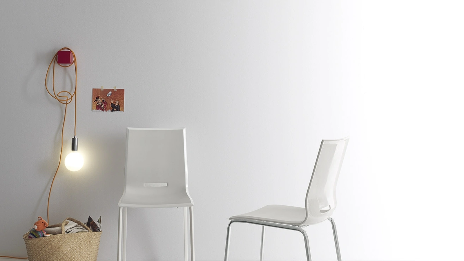 Sedia Elena 4 in polipropilene rinforzato con fibra di vetro e struttura in tubolare di metallo di Pointhouse