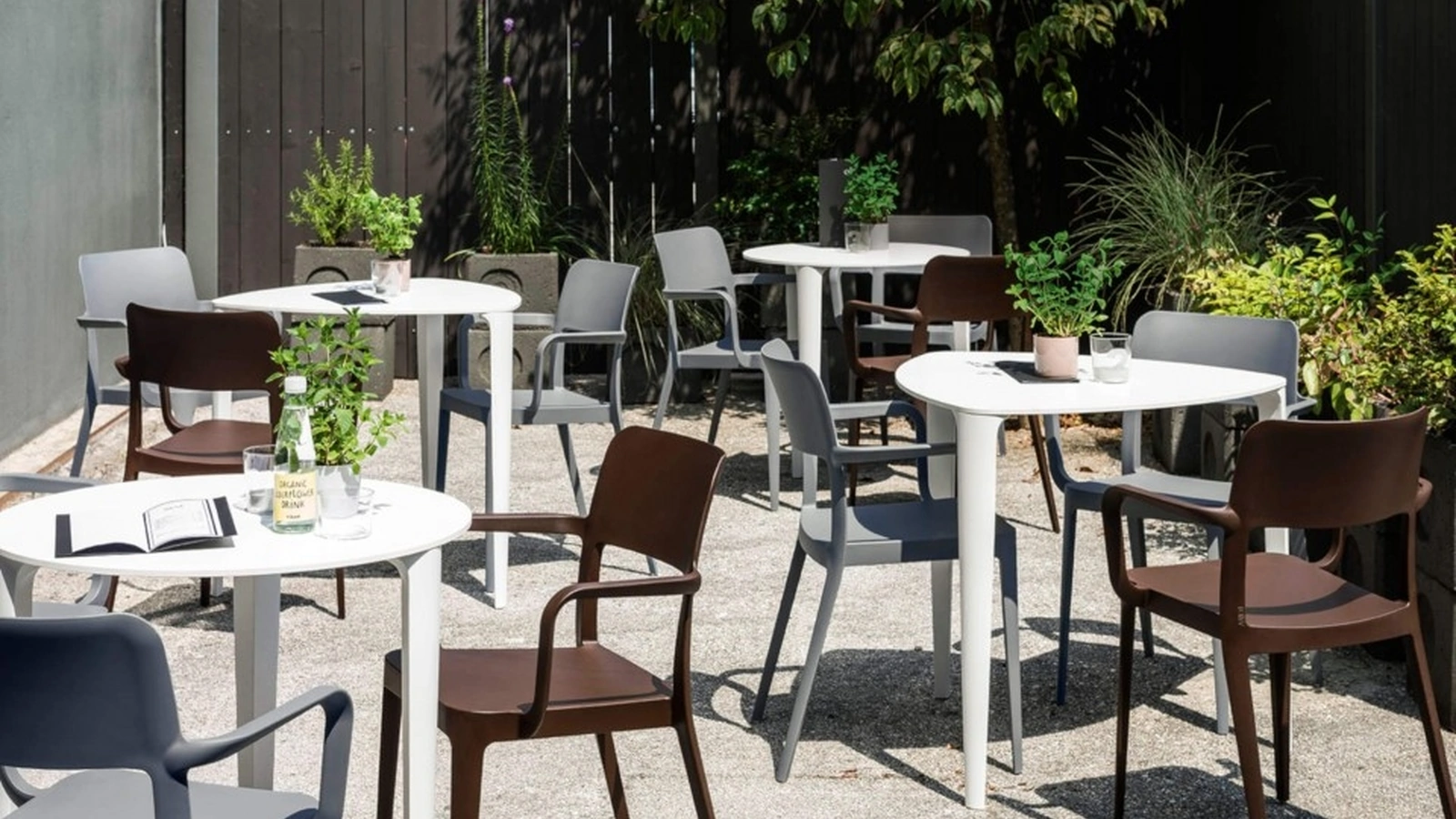 Sedia impilabile Nenè P PP di Midj