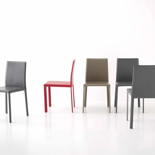 Sedia Paola rivestita interamente in cuoio di Pointhouse