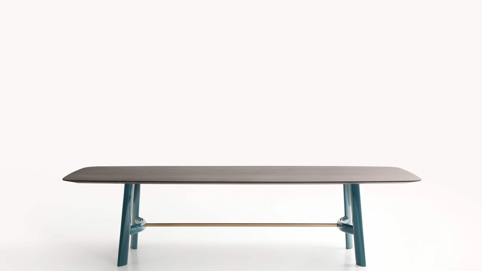 Tavolo August con top in legno di Lema