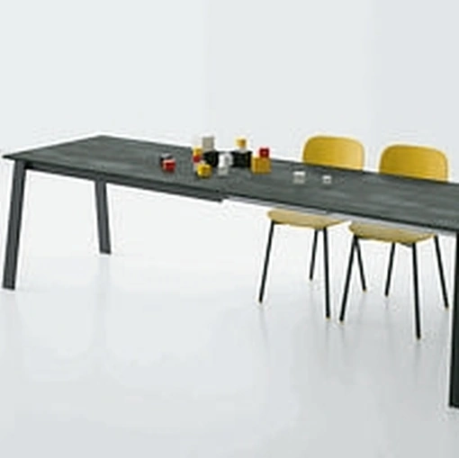 Tavolo allungabile Delta con piano in laminato di Pointhouse