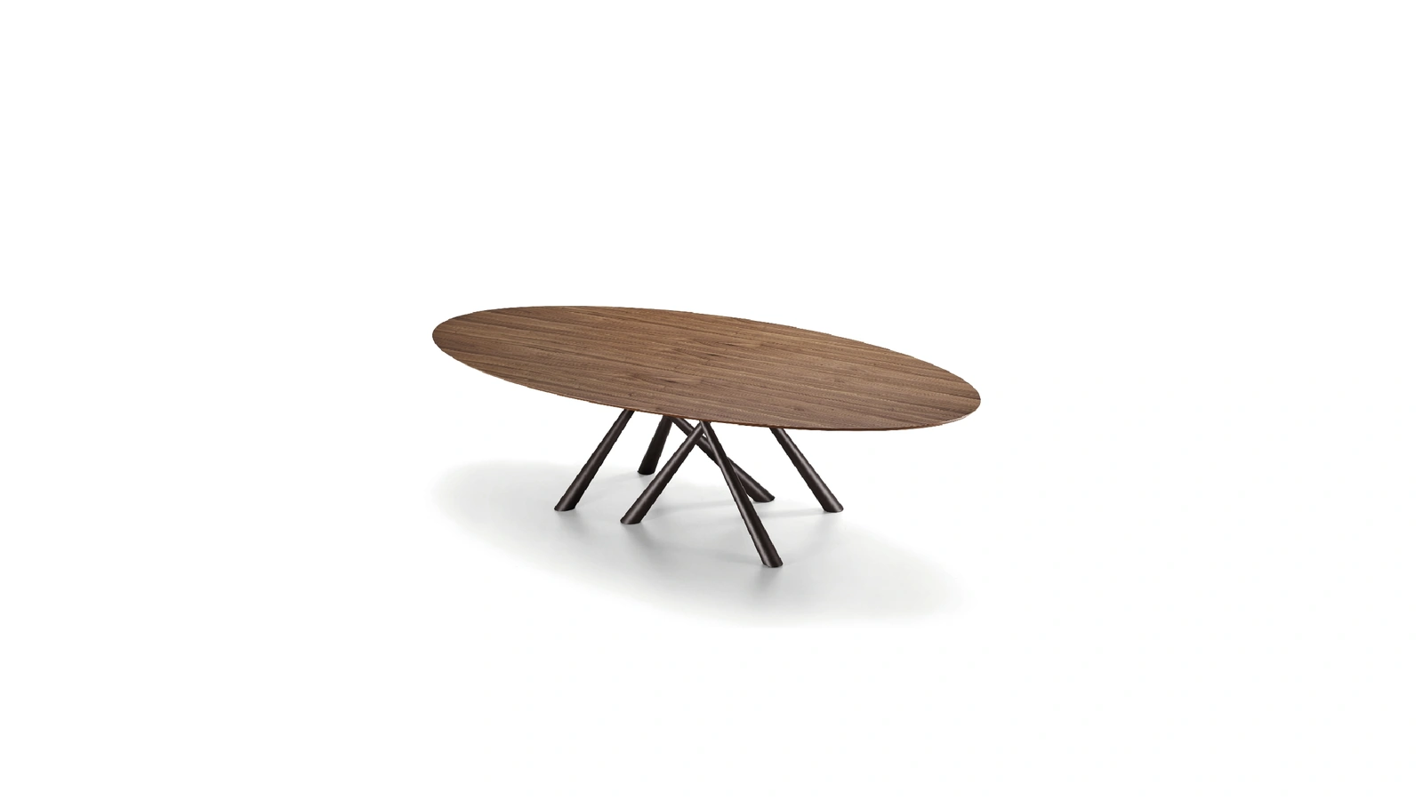 Tavolo Forest Ovale in legno impiallacciato di Midj