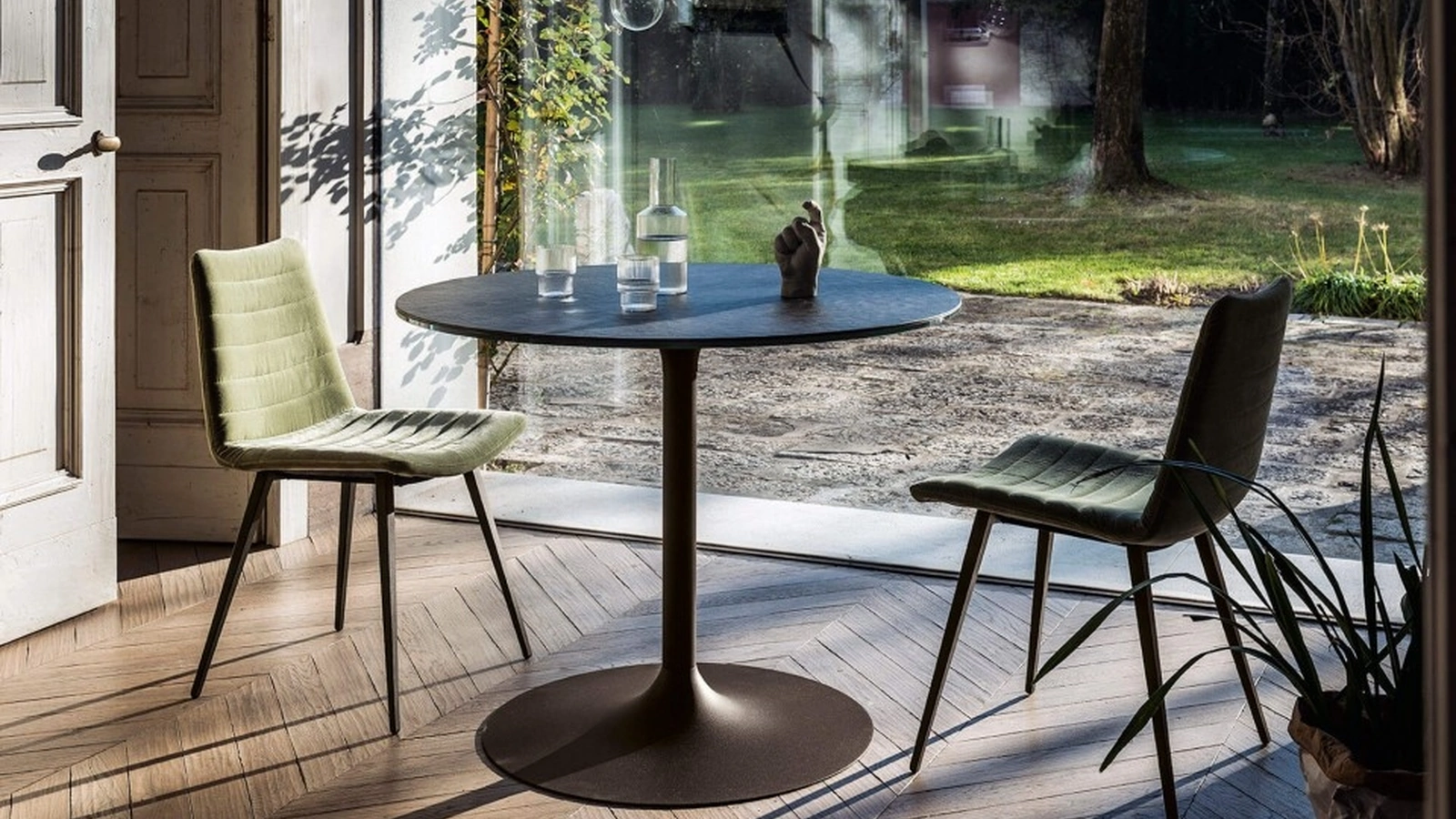 Tavolo rotondo Infinity in melaminico di Midj