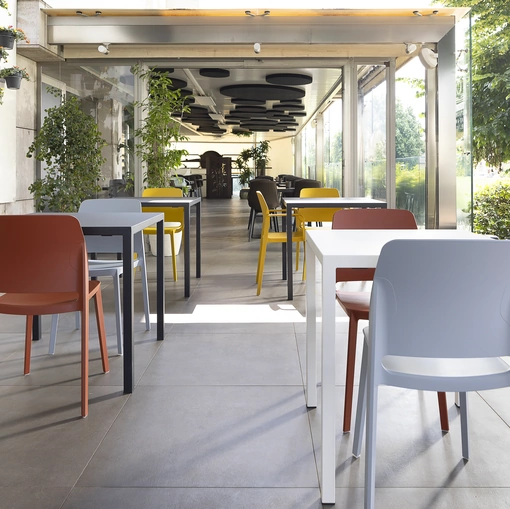 Tavolo Plana in metallo di Pointhouse