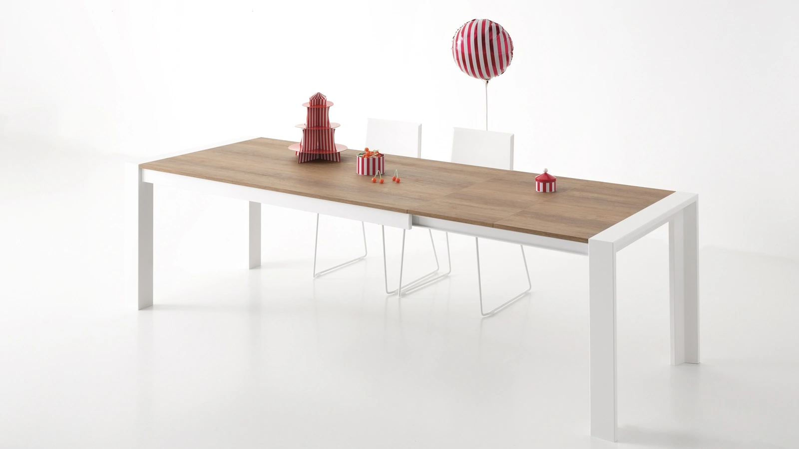 Tavolo allungabile Milano con top laminato effetto legno di Pointhouse